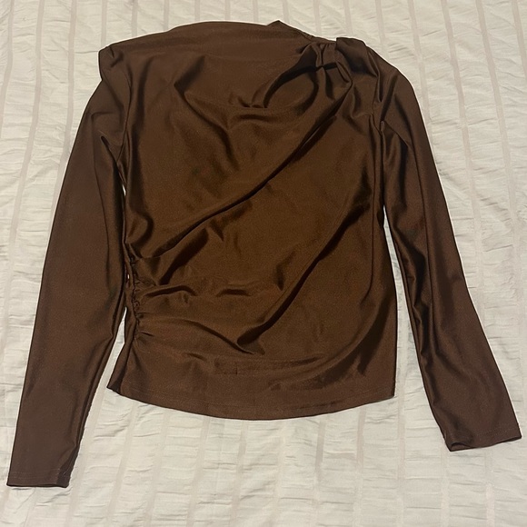 Brown Mock Neck Ruched Long Sleeve Tee - Picture 3 of 3